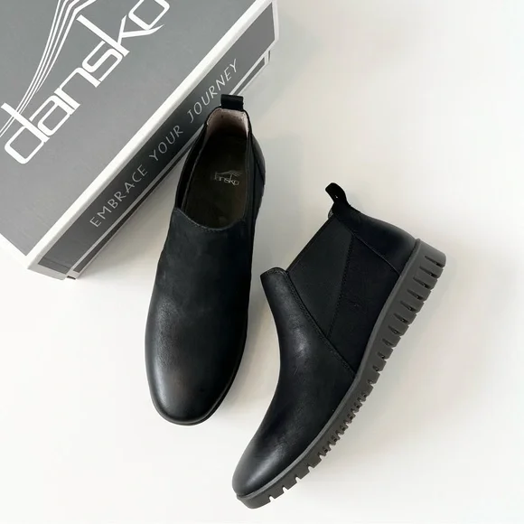 Dansko Louisa Burnished Calf ankle boots in black New! Winter shoes Size 41 EU - Picture 1 of 12